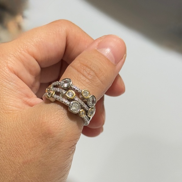 Elegant Silver and Gold Multi-Stone Ring - Picture 6 of 13